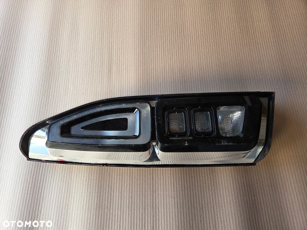 Lampa tylna lewa Citroen Berlingo IV - 1