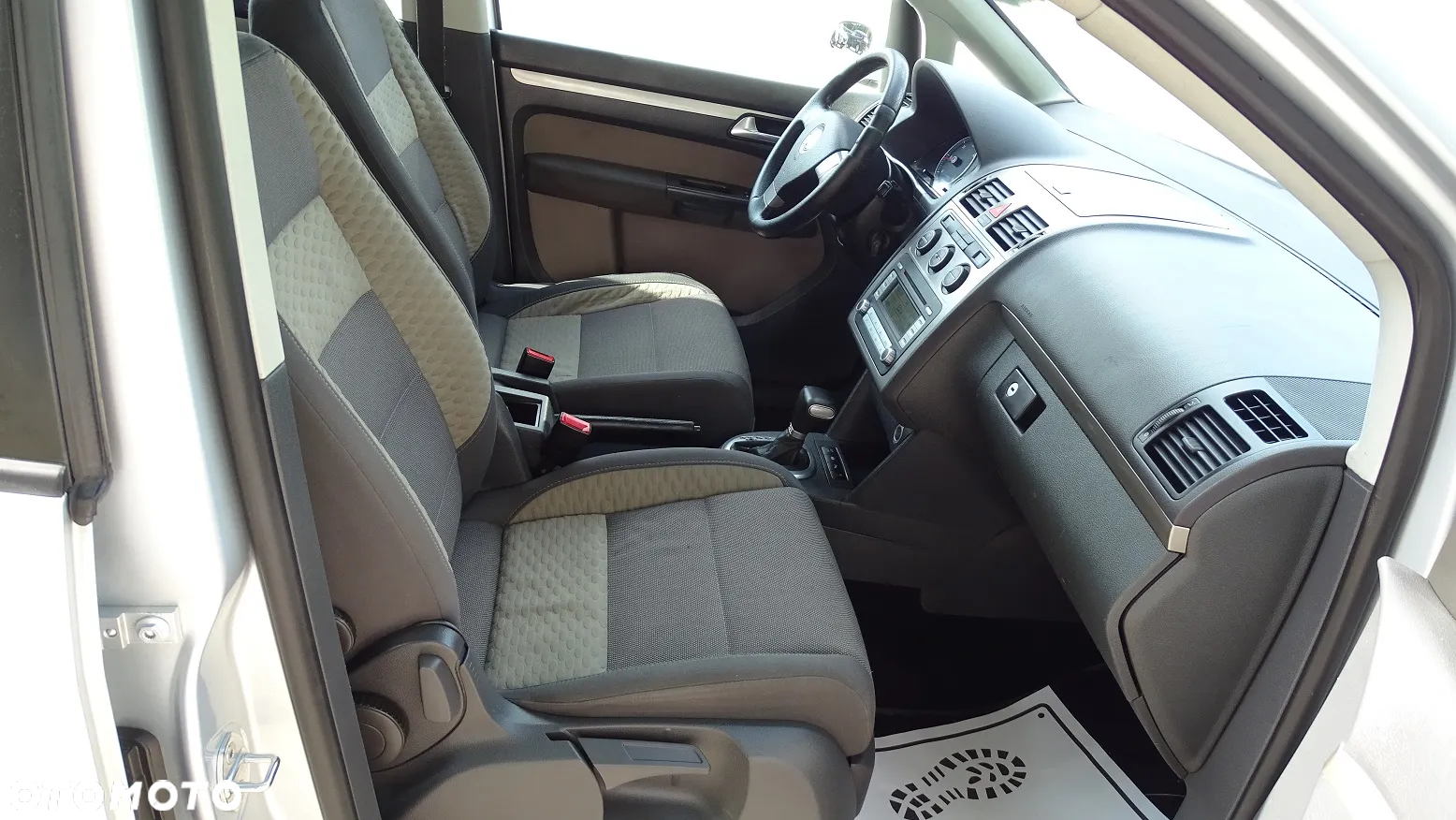 Volkswagen Touran 1.9 TDI DPF Cross DSG - 12