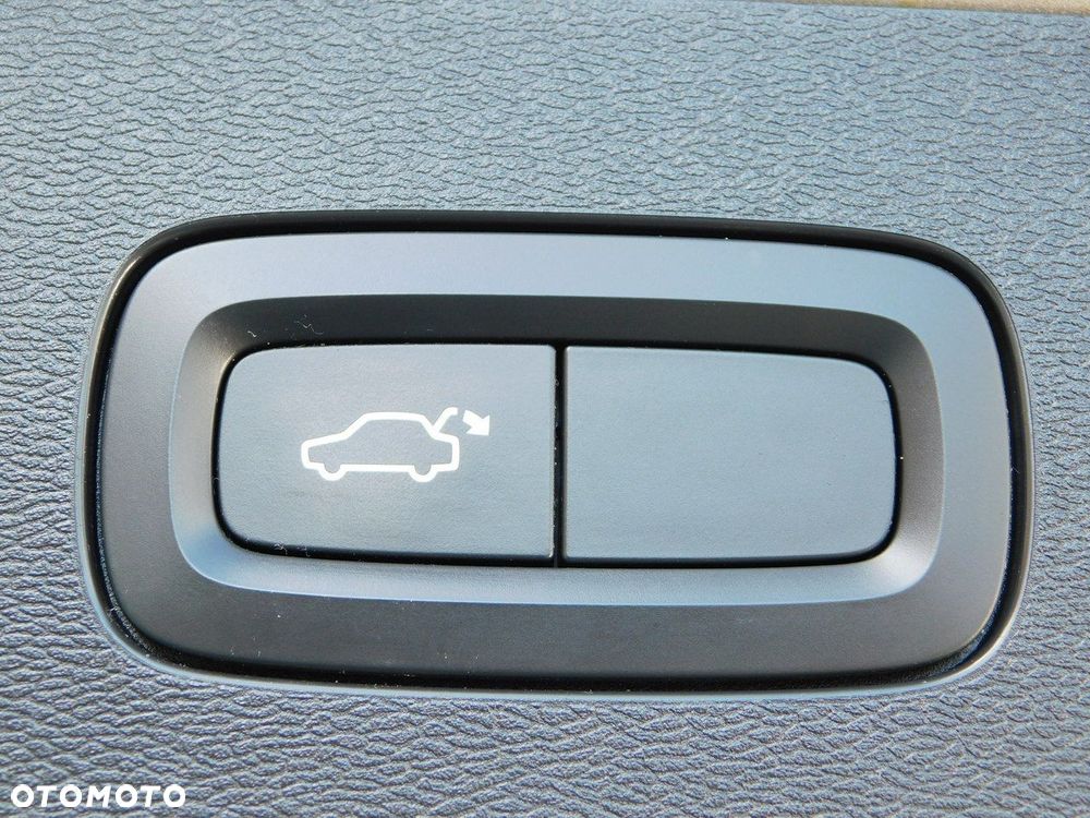 Volvo V60 D3 Momentum Pro - 29