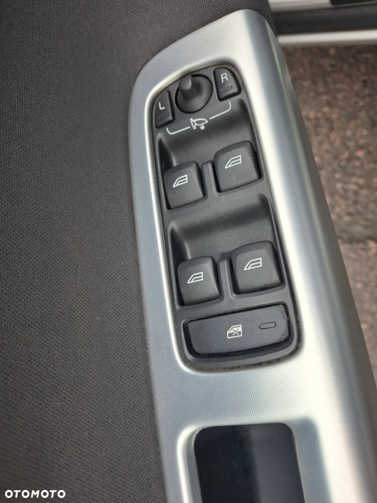 Volvo S40 2.0D Momentum - 25