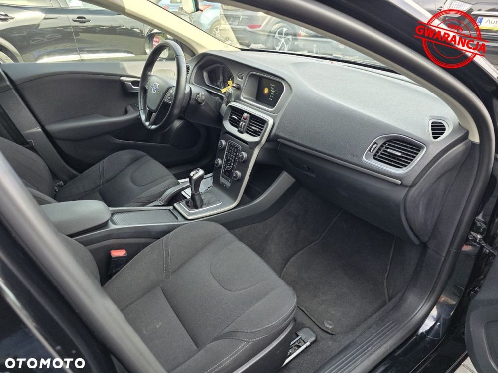 Volvo V40 - 25