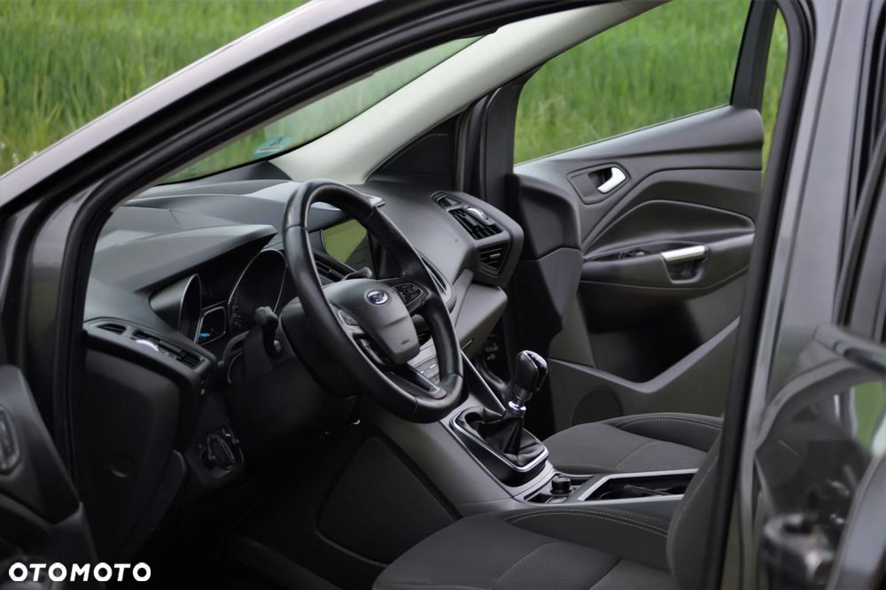 Ford Kuga - 28