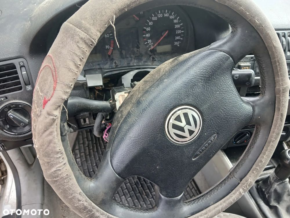 VOLKSWAGEN BORA LB7Z  fotel fotele kanapa deska kokpit podsufitka boczek boczki klamka - 4