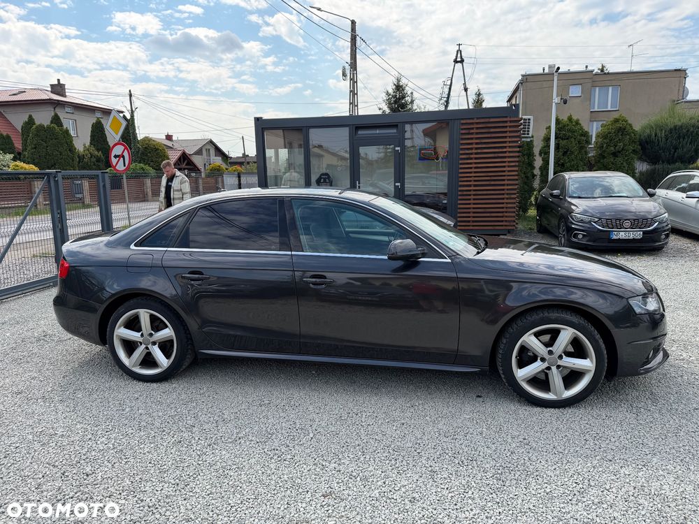Audi A4 Limousine - 8
