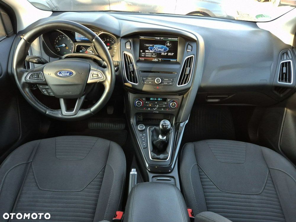 Ford Focus 1.5 EcoBoost Start-Stopp-System TITANIUM - 16