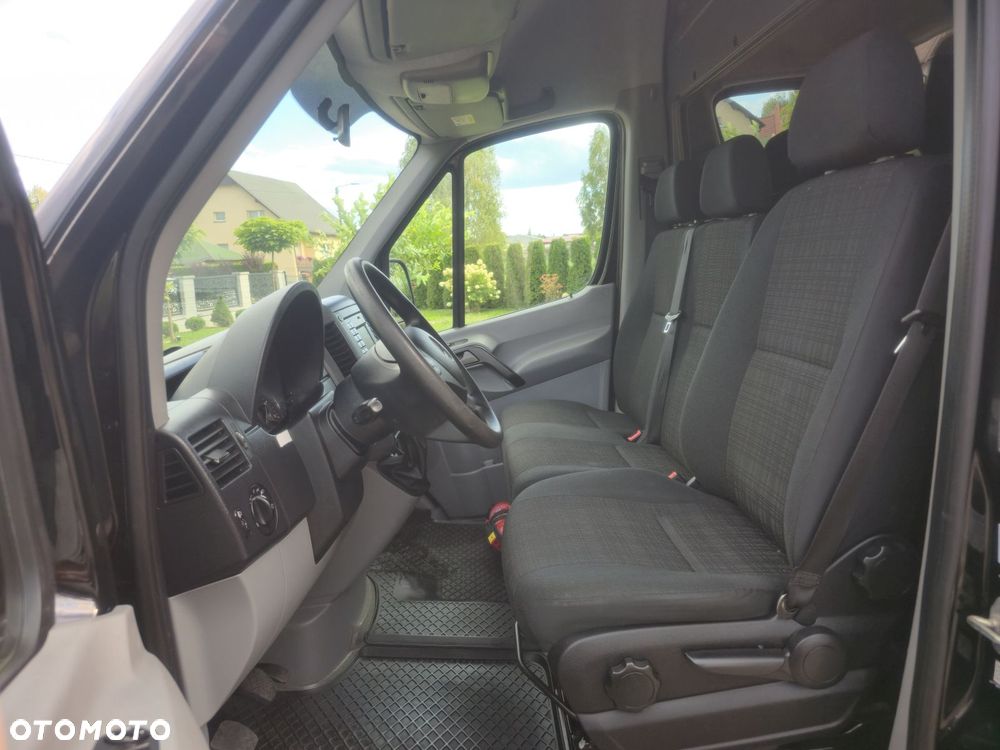 Mercedes-Benz Sprinter - 16