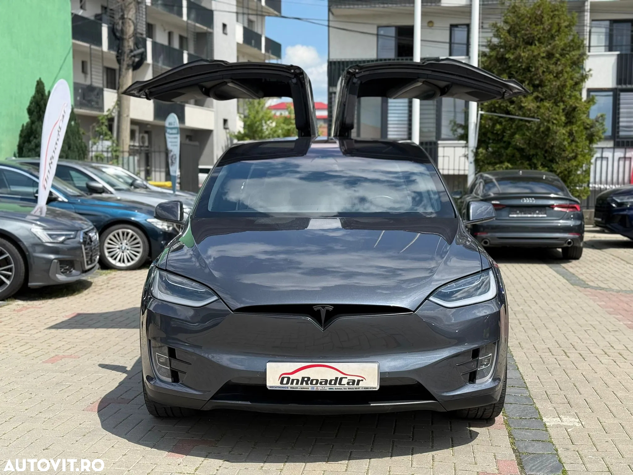 Tesla Model X - 4