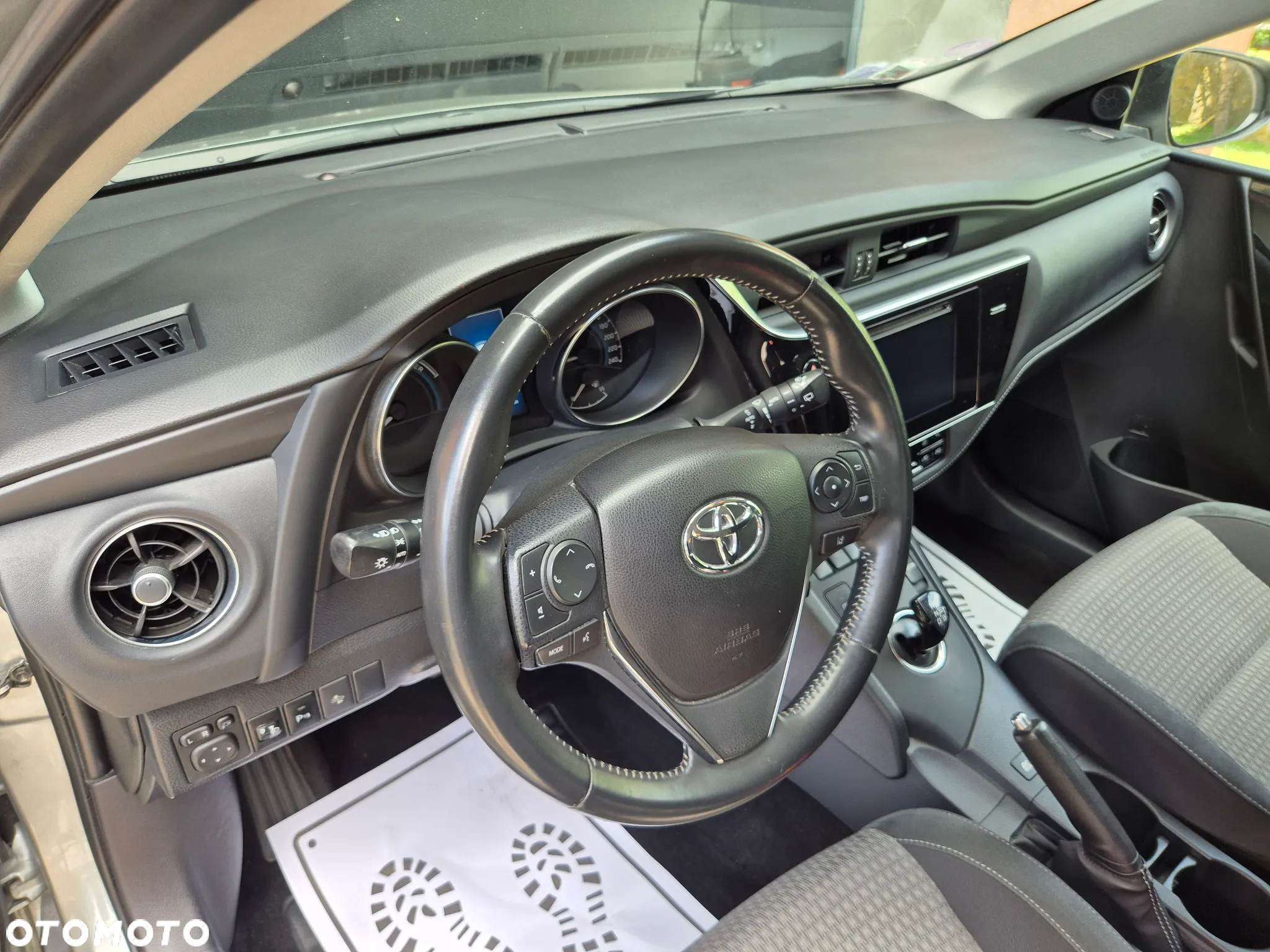 Toyota Auris 1.8 VVT-i Hybrid Automatik Design Edition - 9