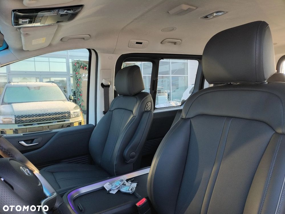 Hyundai Staria 1.6 T-GDI HEV Luxury - 12