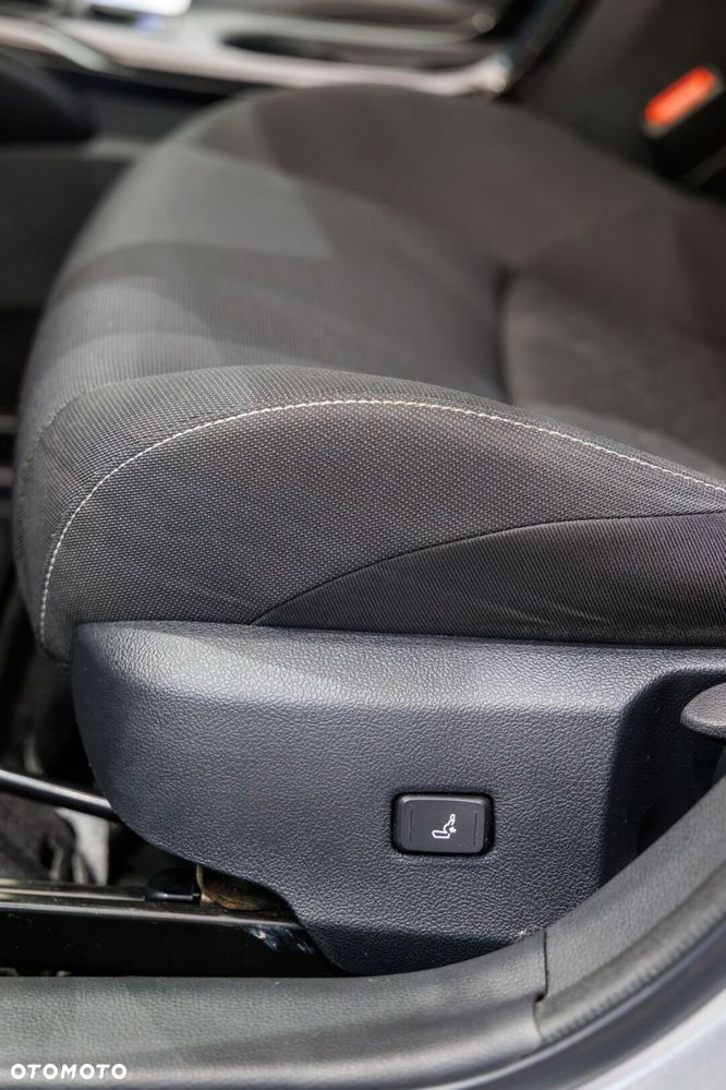 Toyota Corolla 1.8 Hybrid Comfort - 32