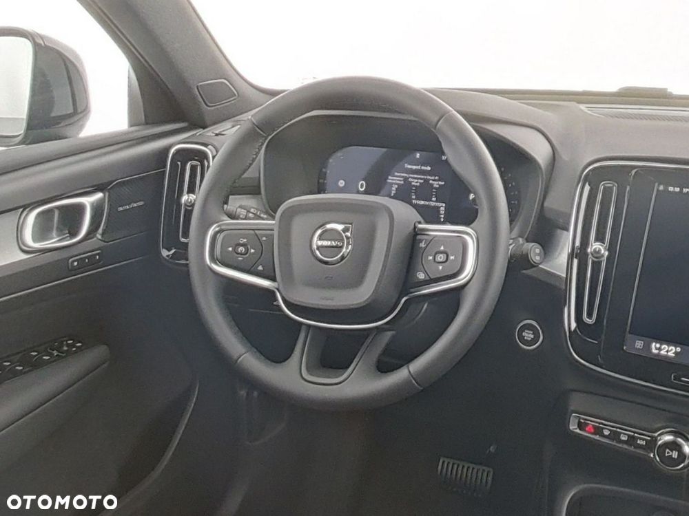 Volvo XC 40 B3 B DKG Plus Black Edition - 14