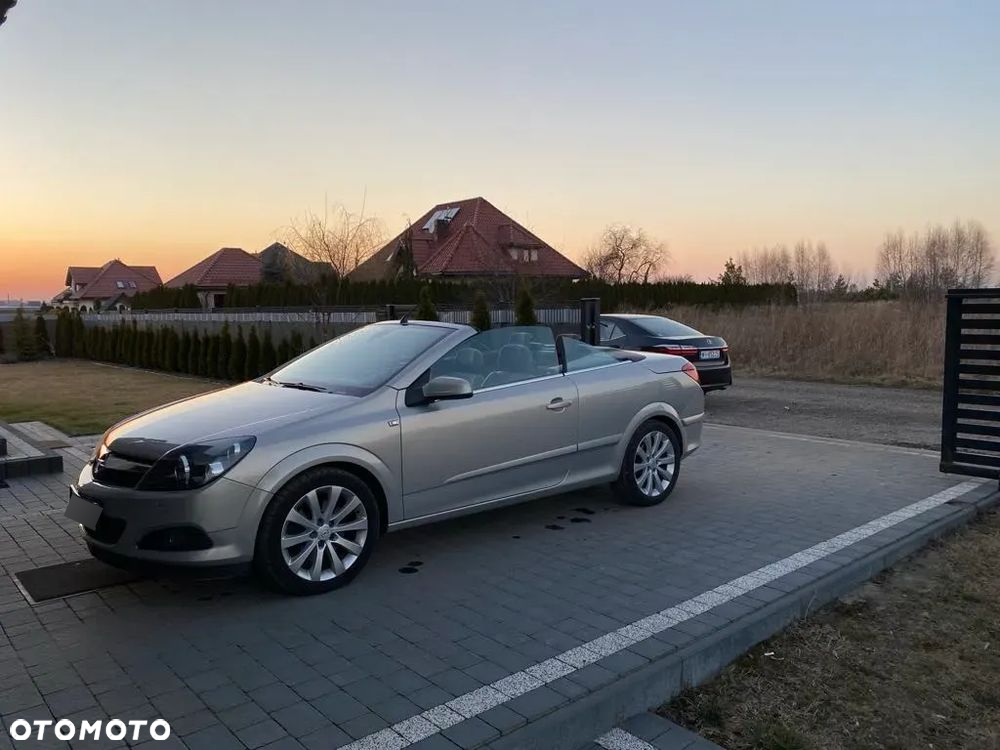 Opel Astra Twin Top 2.0 Turbo Cosmo - 5