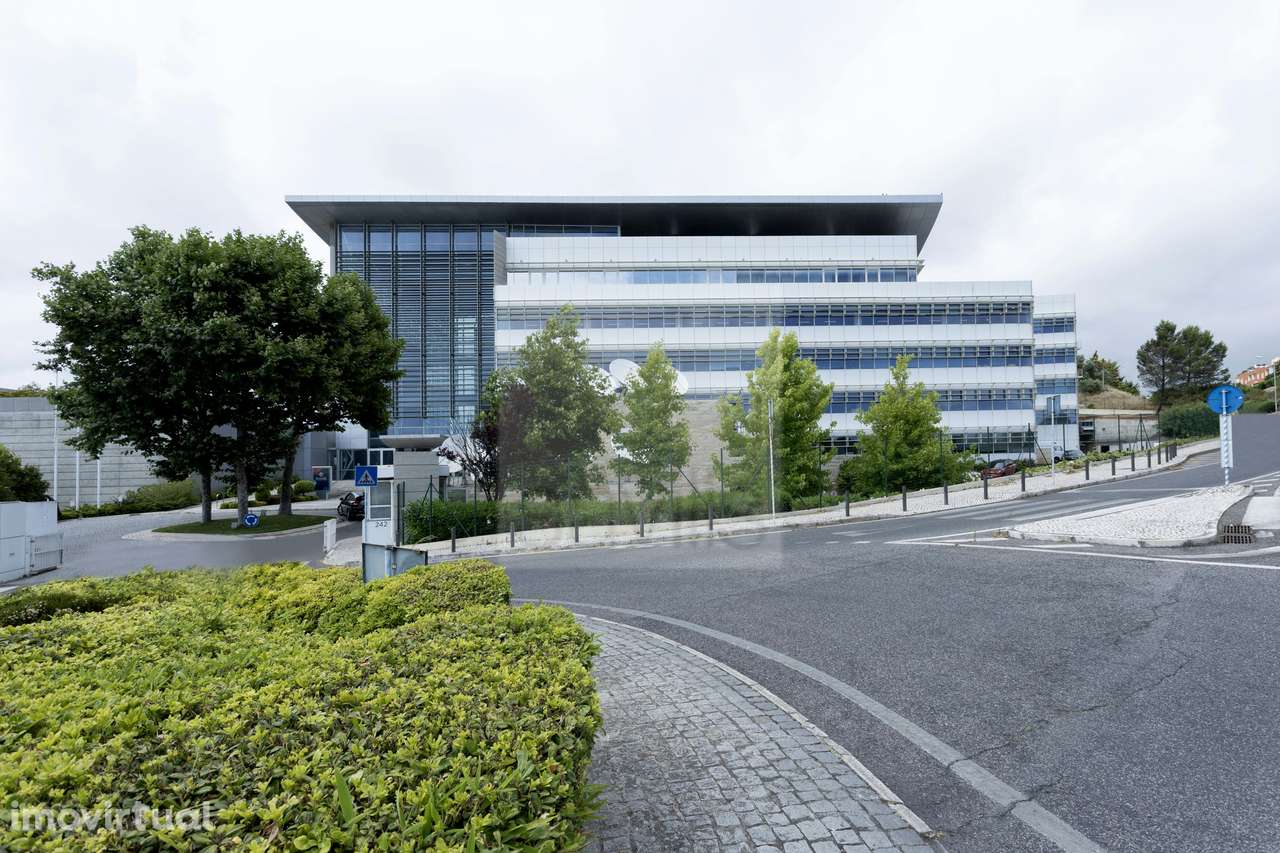 Edifício Francisco Pinto Balsemão - Grande imagem: 2/41