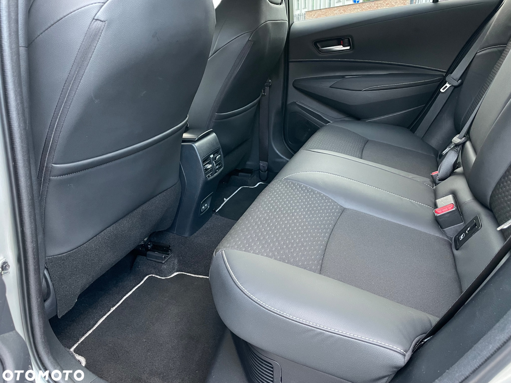 Toyota Corolla - 13