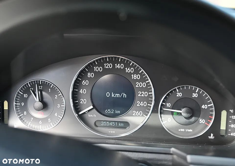 Mercedes-Benz Klasa E 220 CDI Elegance DPF - 14