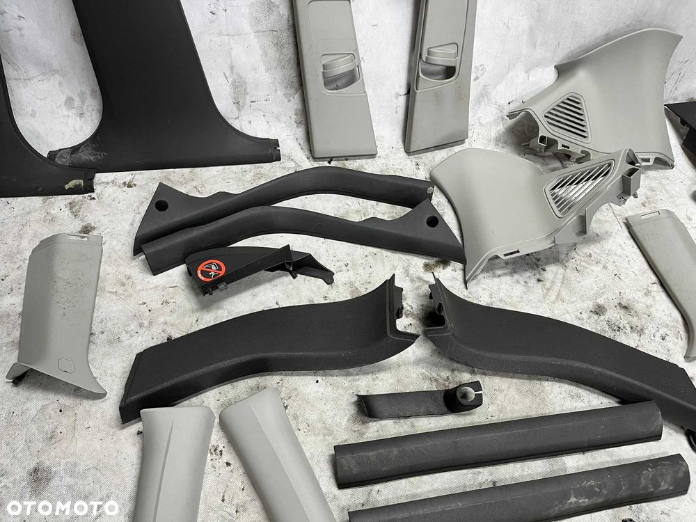 Plastiki wnętrza słupki, progi, narożniki, prowadnice FORD KUGA MK1 - 6