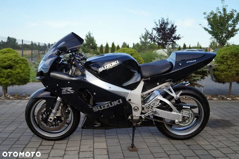 Suzuki GSX-R - 7