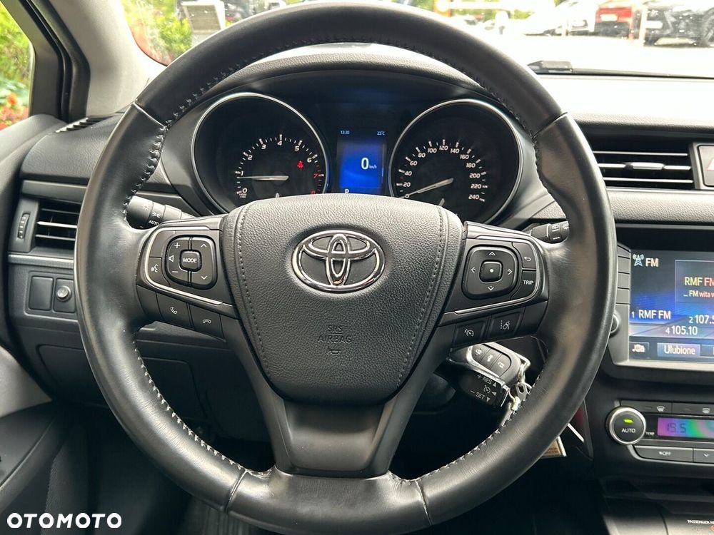 Toyota Avensis - 13