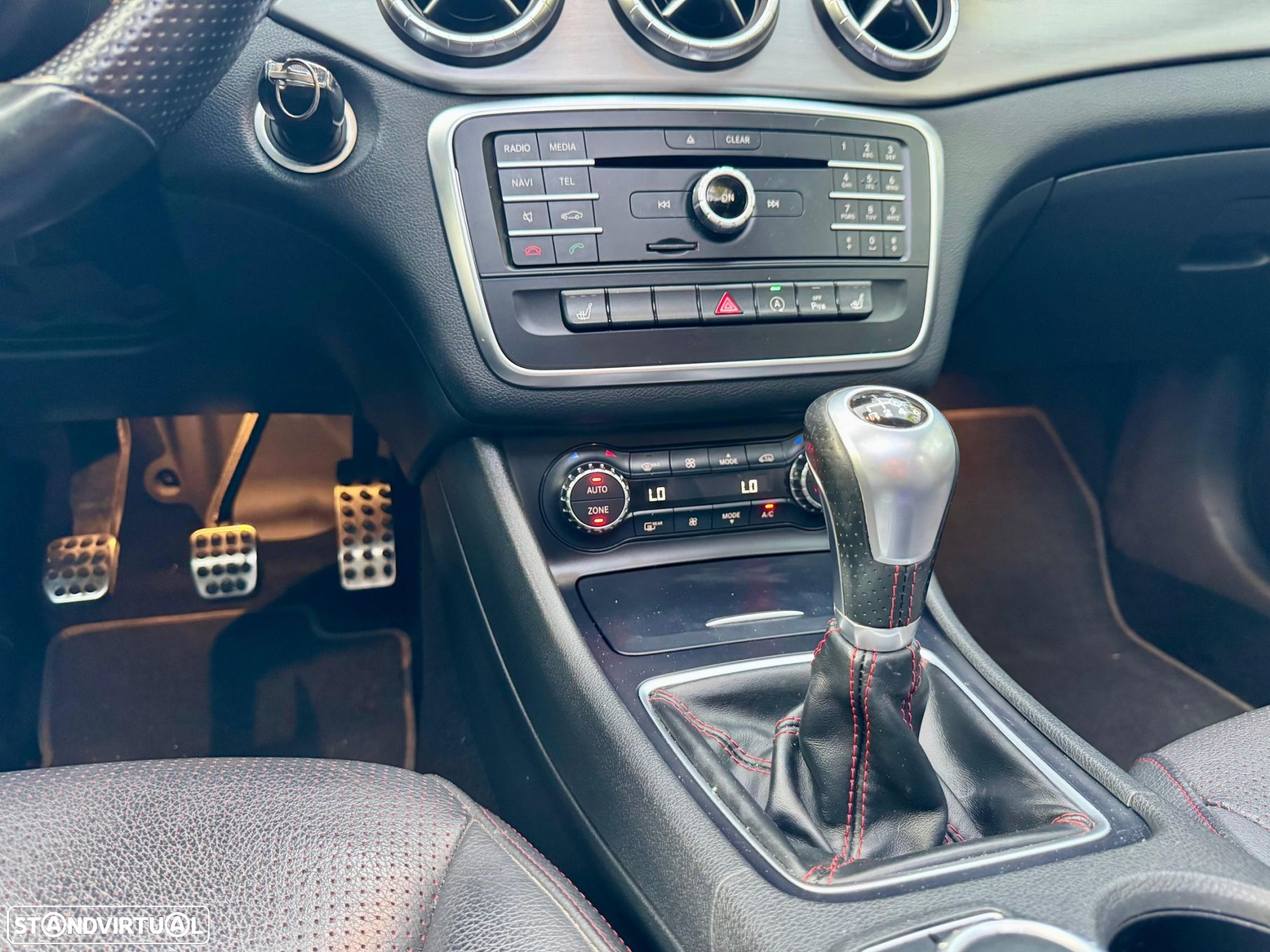 Mercedes-Benz CLA 180 d AMG Line - 35