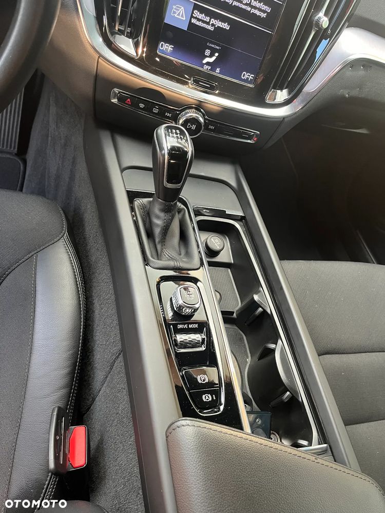 Volvo V60 D4 R-Design - 7