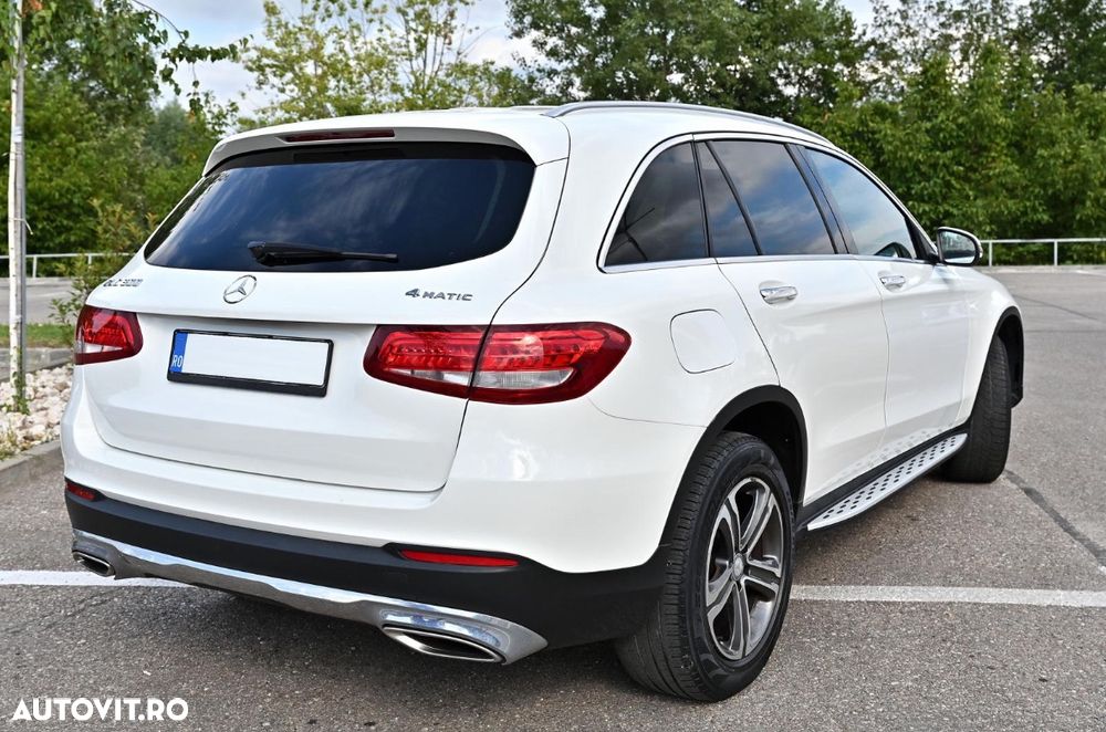 Mercedes-Benz GLC 300 4MATIC - 4