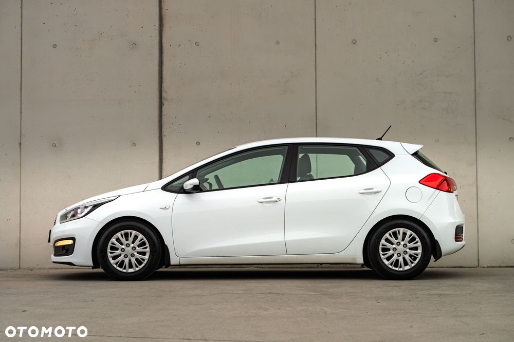 Kia Ceed - 11