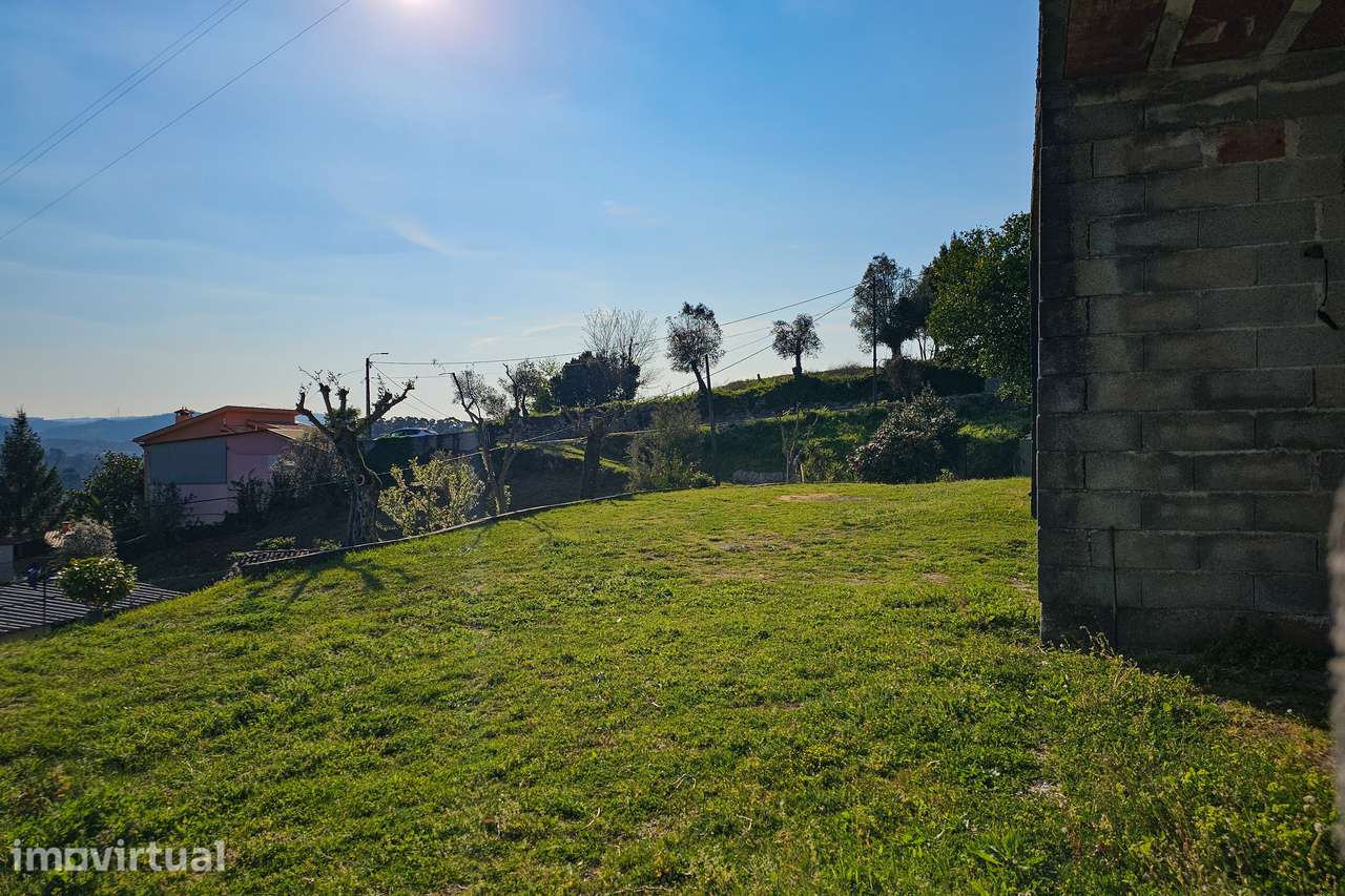 MORADIA INDIVIDUAL NUM TERRENO COM 1.300M2 - FRADES, PÓVOA DE LANHOSO - Grande imagem: 5/33