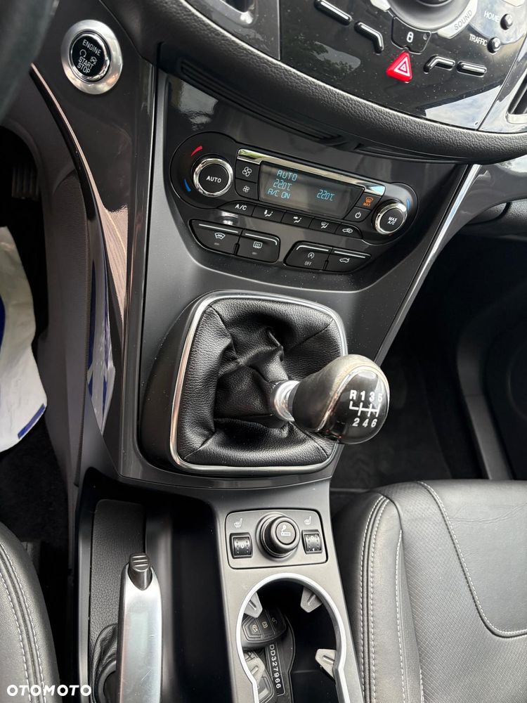Ford Kuga 1.5 EcoBoost 2x4 Titanium - 18
