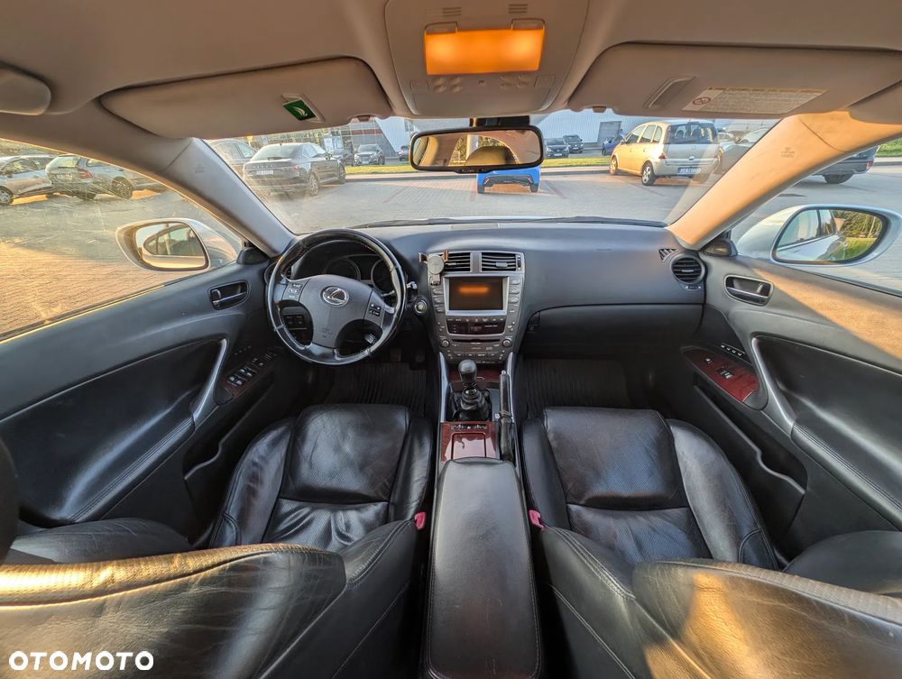Lexus IS 220 D Prestige - 18