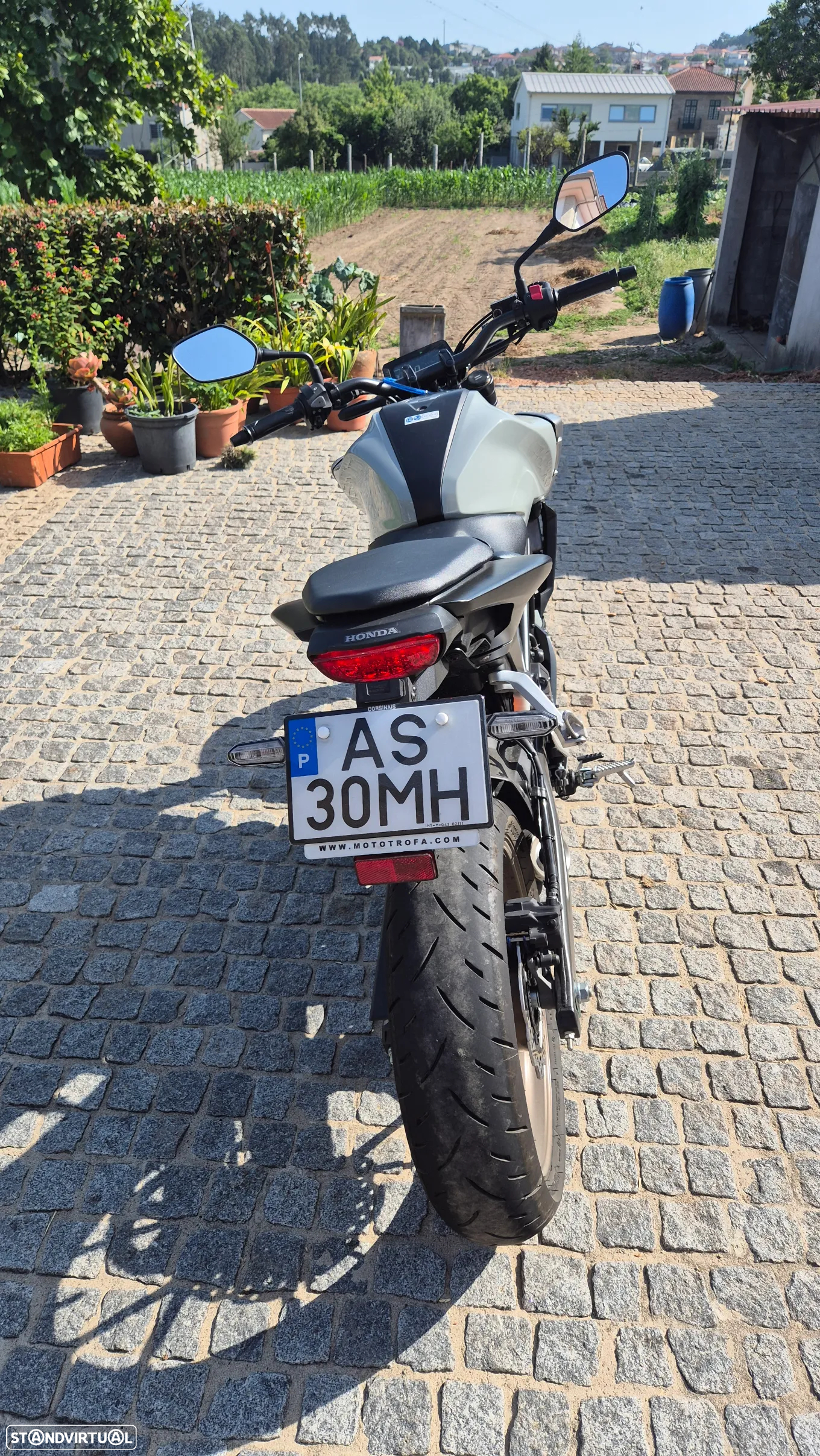 Honda CB R - 3