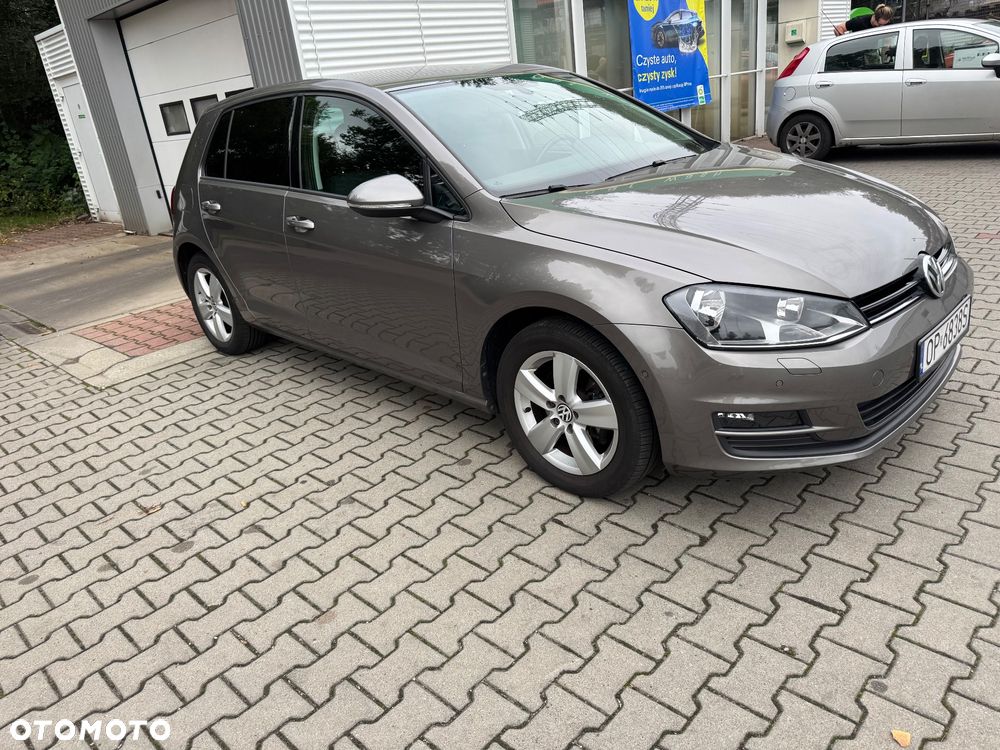 Volkswagen Golf - 2