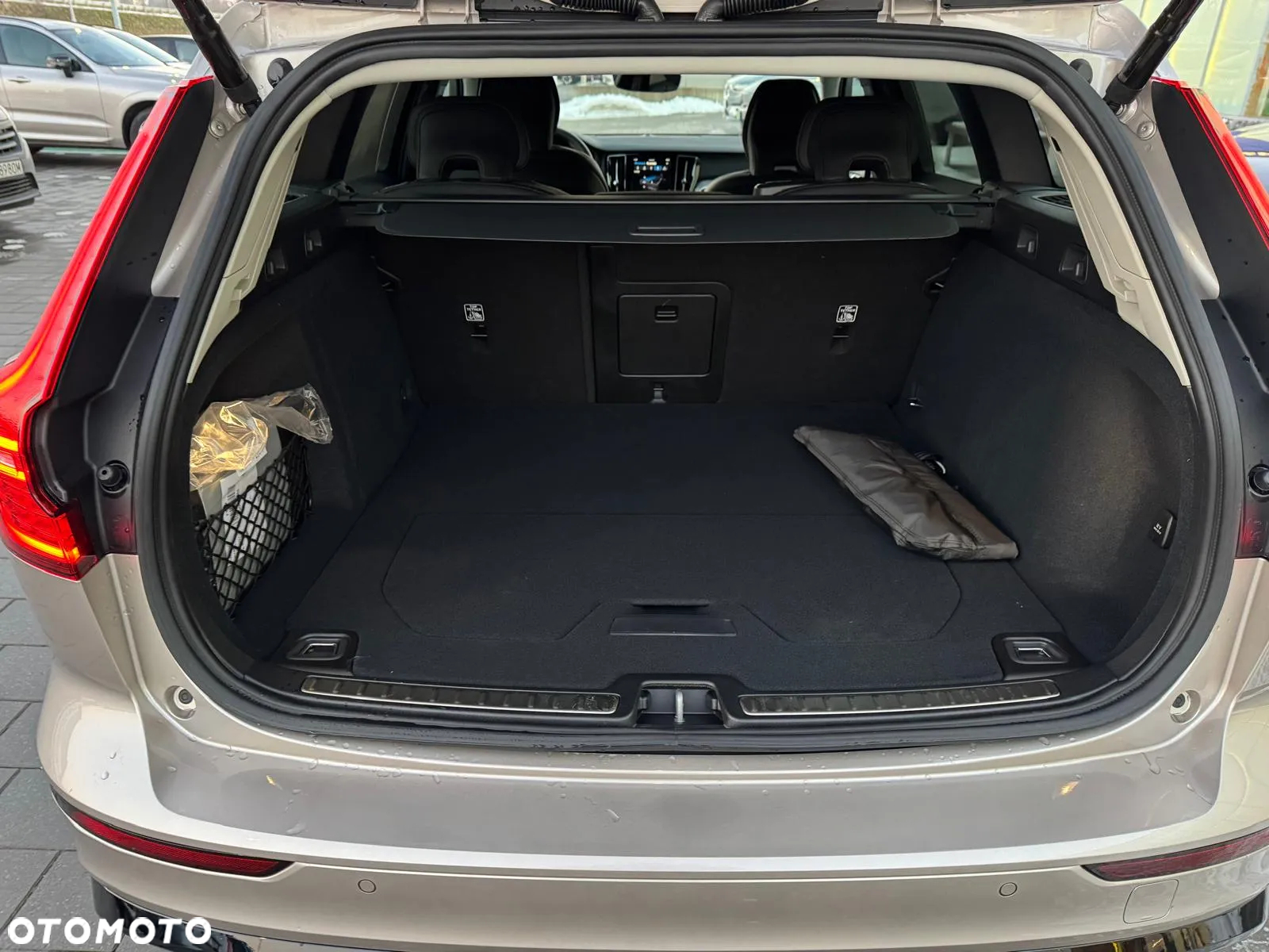 Volvo V60 B4 B Plus Dark - 6