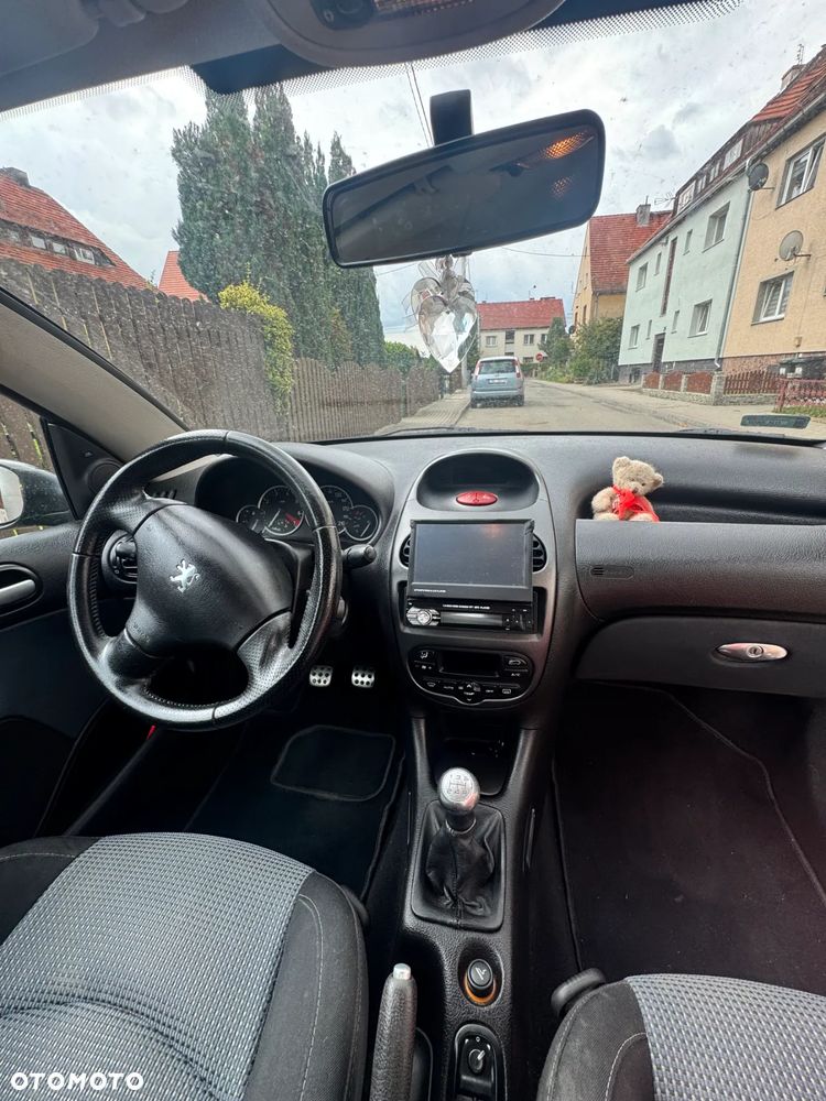 Peugeot 206 CC - 2