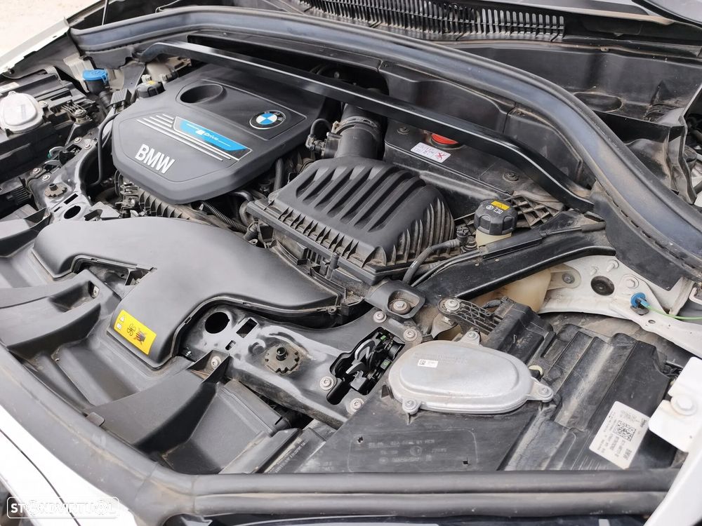 BMW X1 25 e xDrive Corporate Edition - 29
