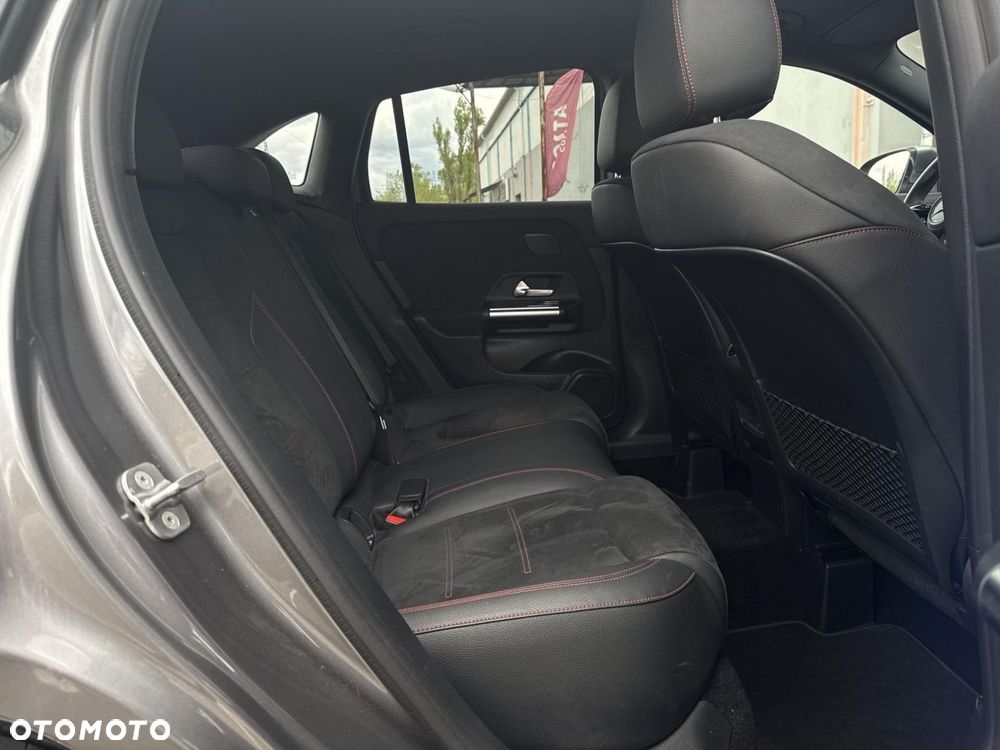 Mercedes-Benz GLA - 17