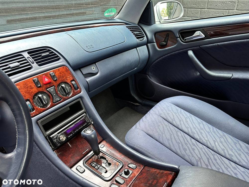 Mercedes-Benz CLK - 24