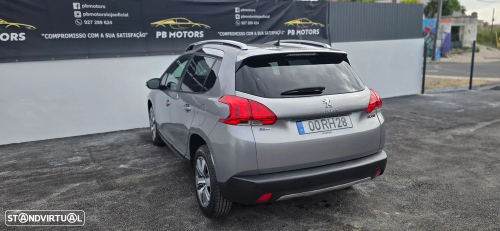 Peugeot 2008 1.2 PureTech Style - 4