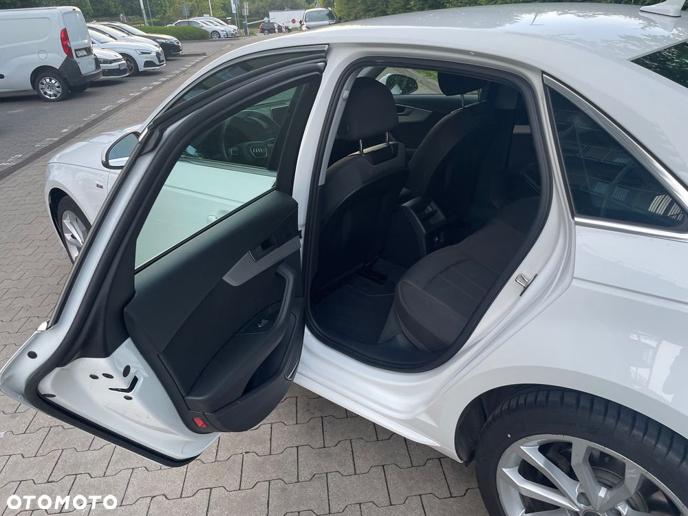 Audi A4 35 TFSI S tronic - 7
