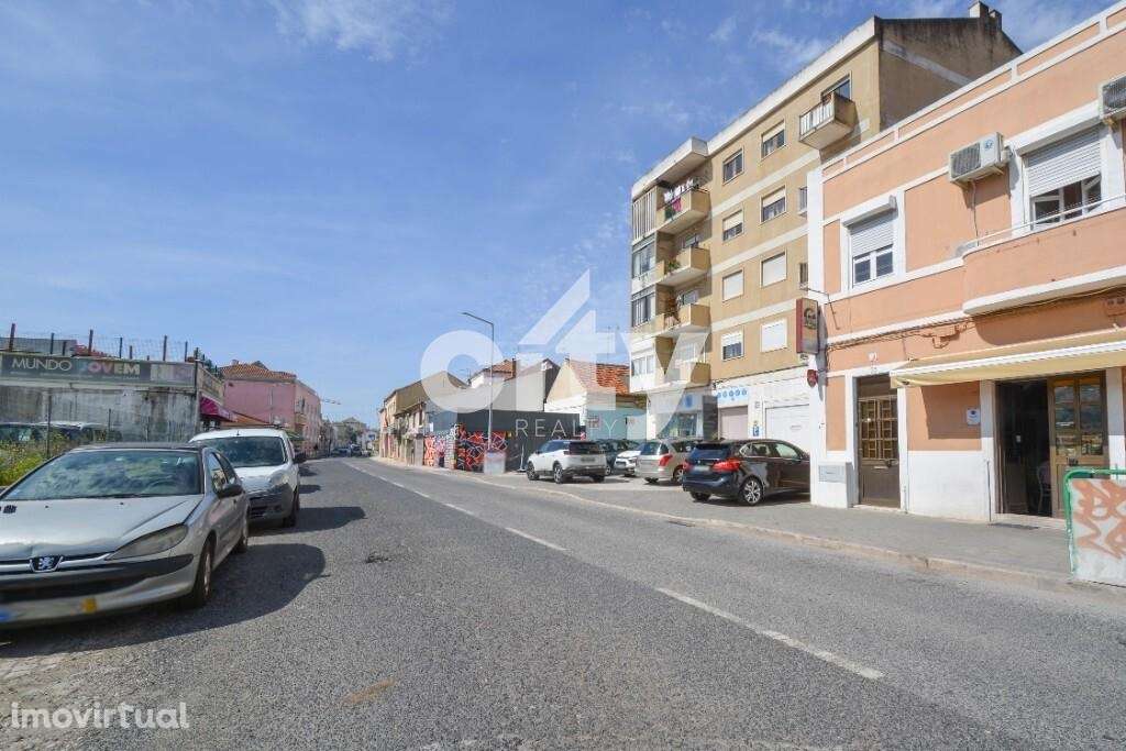 Terreno à venda na Rua Almirante Gago Coutinho entre a Póvoa de Santo - Grande imagem: 3/23