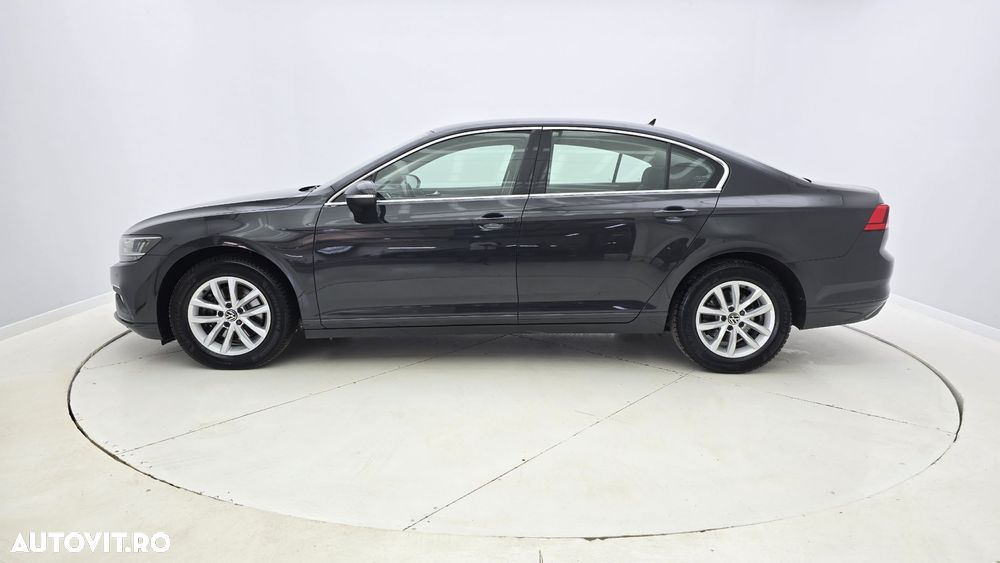 Volkswagen Passat - 9