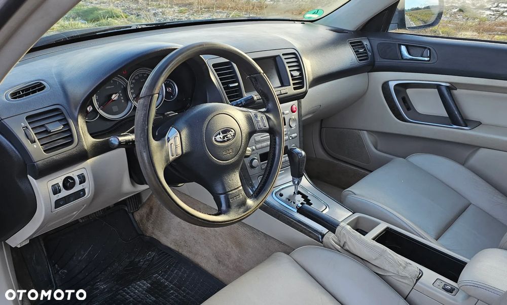 Subaru Legacy Kombi 3.0 4WD - 9