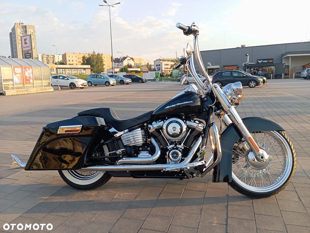 Harley-Davidson Softail Deluxe - 2