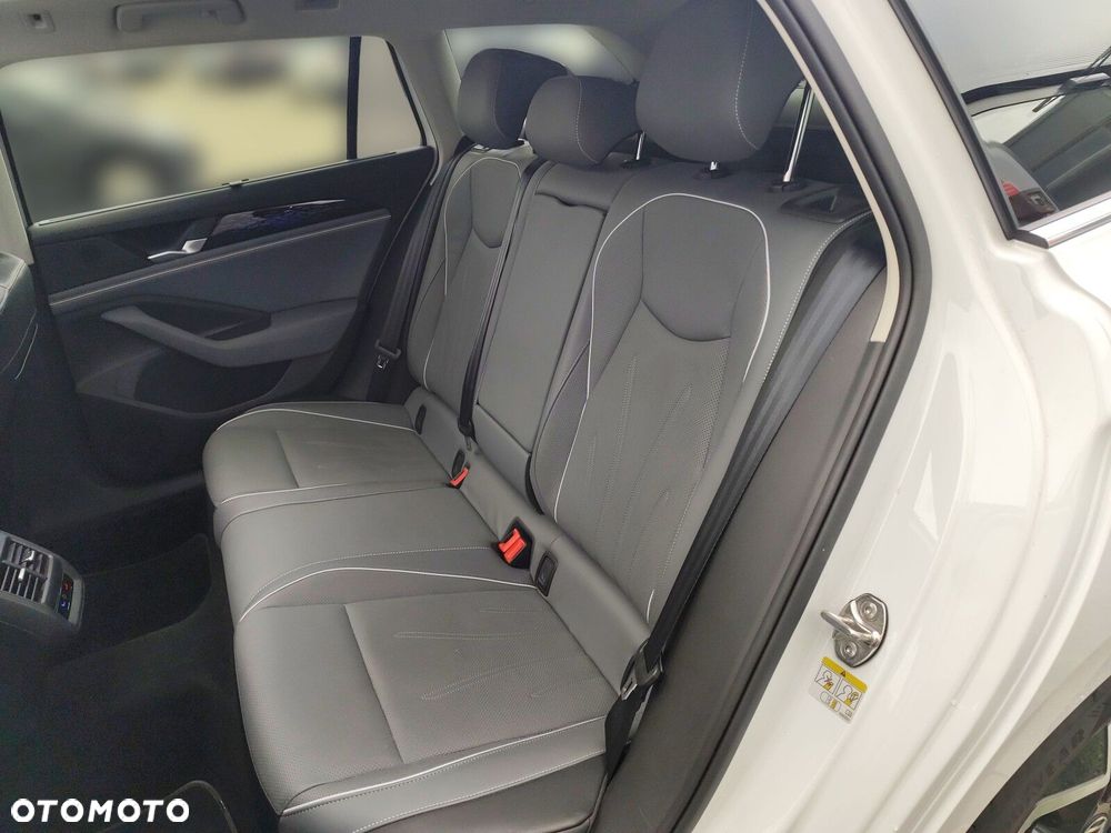 Volkswagen Passat - 14