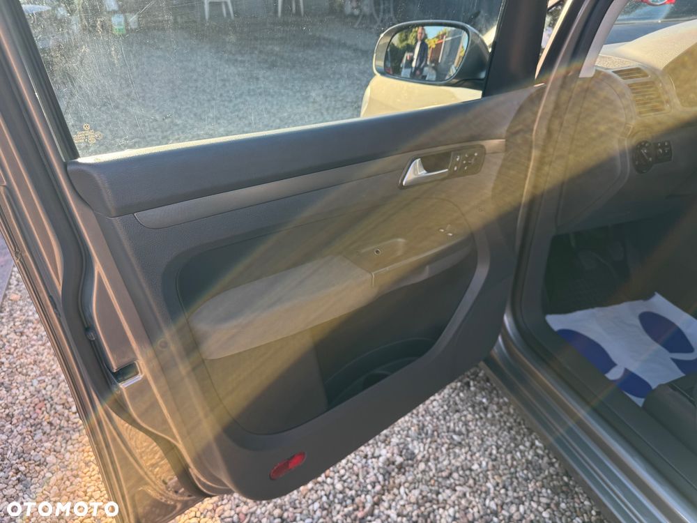 Volkswagen Touran 1.9 TDI DPF Blue Motion Trendline - 19