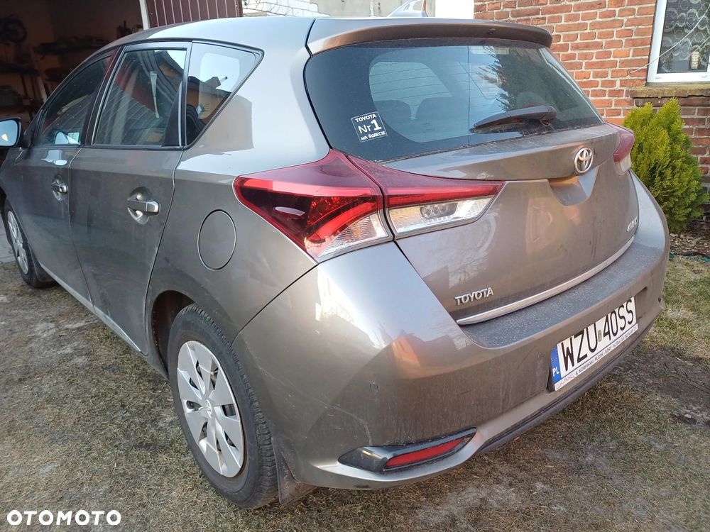 Toyota Auris 1.33 VVT-i Active - 4
