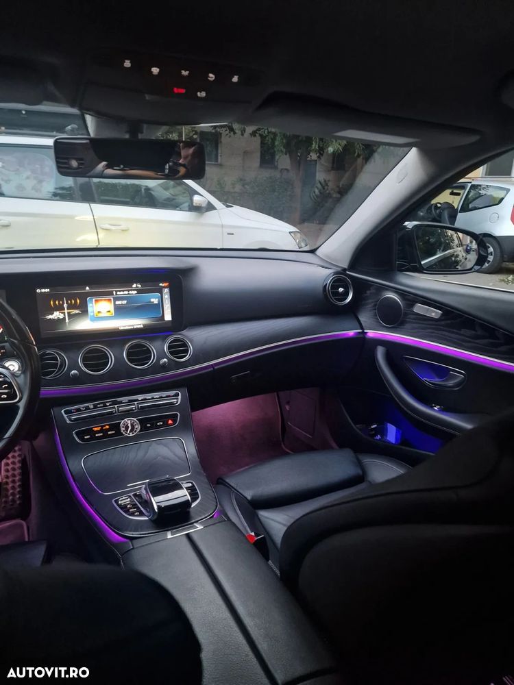 Mercedes-Benz E 220 d T 9G-TRONIC - 13