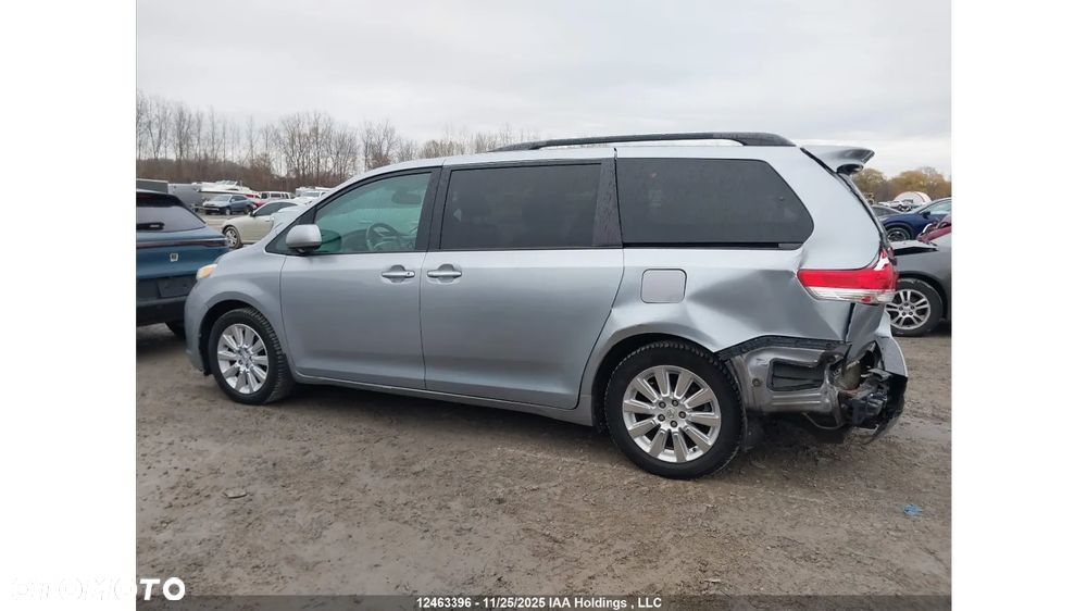 Toyota Sienna 3.5 XLE AWD - 5