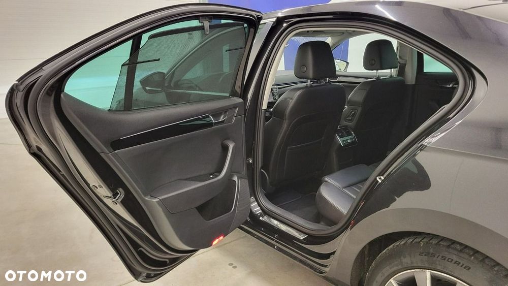 Skoda Superb 2.0 TDI L&K DSG - 21