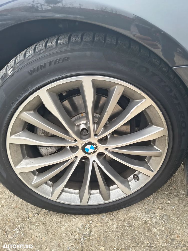 BMW Seria 5 520d xDrive AT - 13