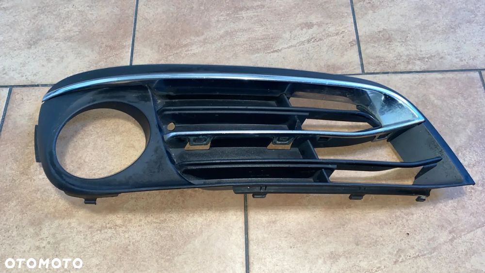 KRATKA ZDERZAKA PRZÓD PRAWA BMW 5 F10 F11 7331738 LEKKO USZKODZONA - 1